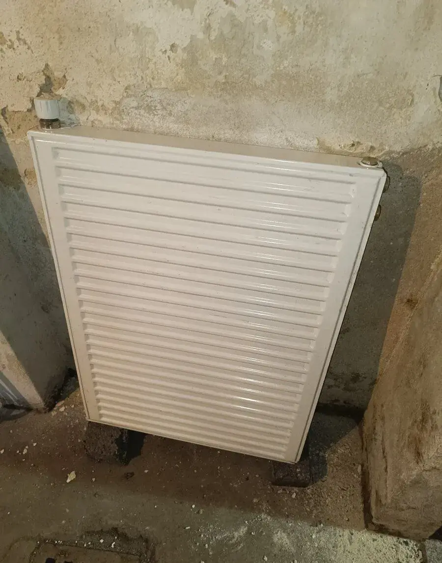 Radiátor Korado Radik VK 600 × 800 mm, s hlavicí