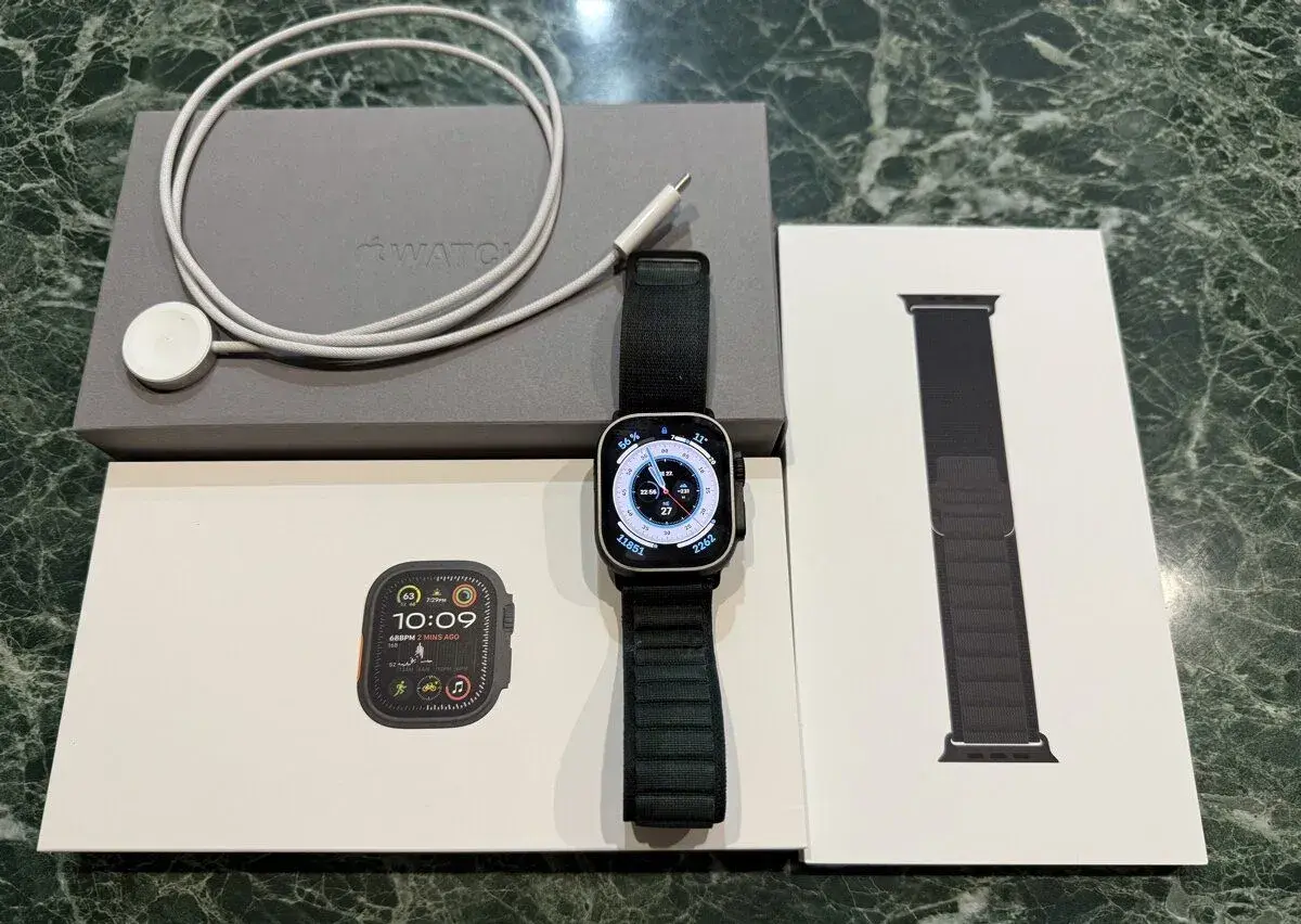 Apple Watch Ultra 2 BLACK TITAN – 49 mm – jako nové