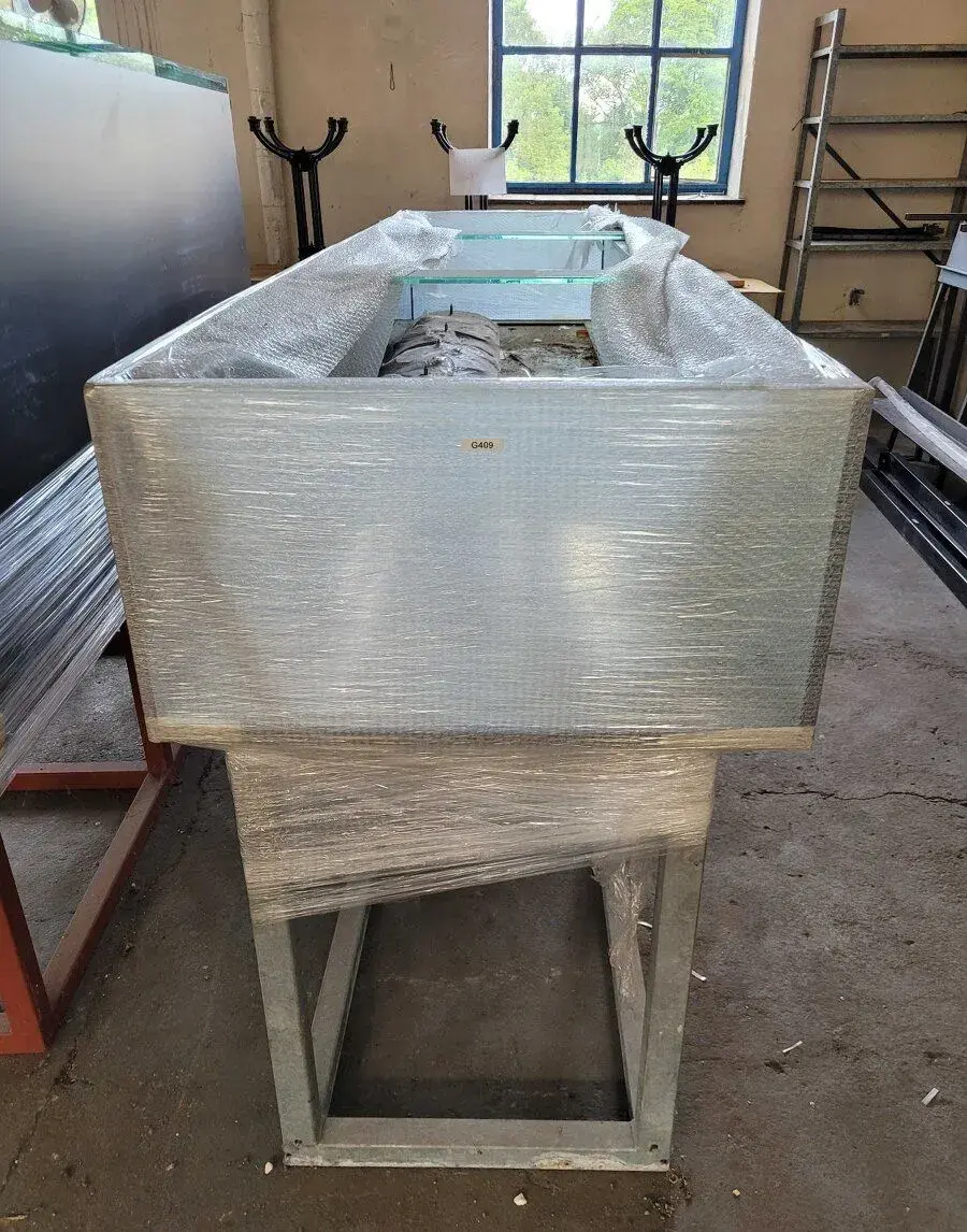 Akvárium s konstrukcí 3060x750x400