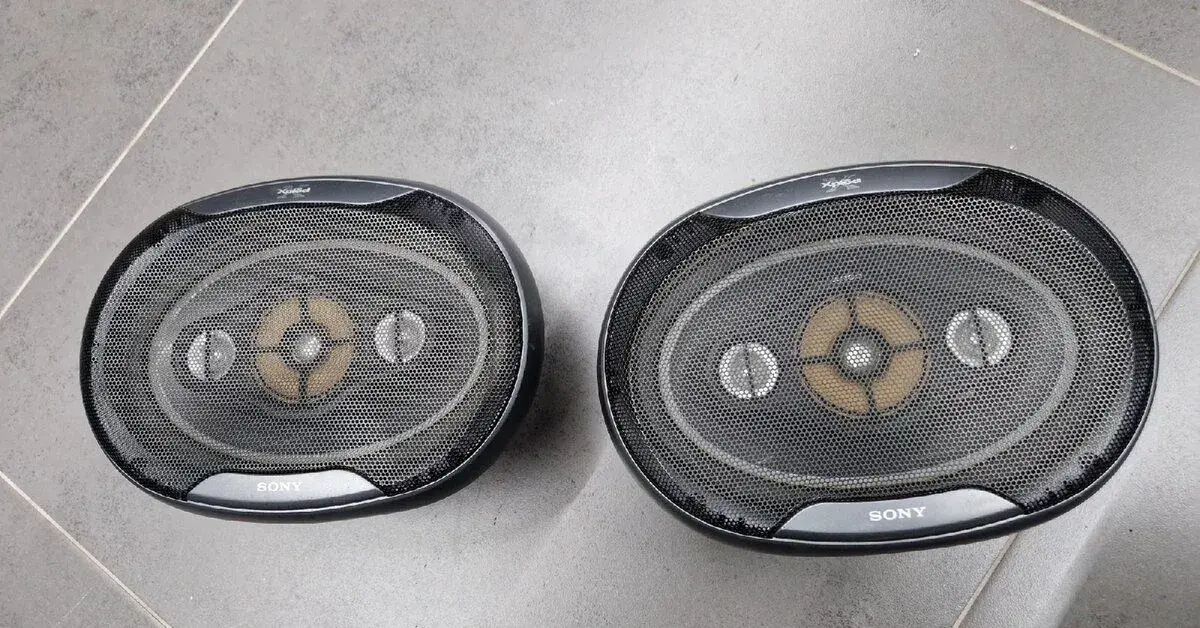 Sony XS-F6941R,oválné čtyřpásmové reproduktory 320w