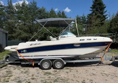 Otevrena motorova lod Rio 750
