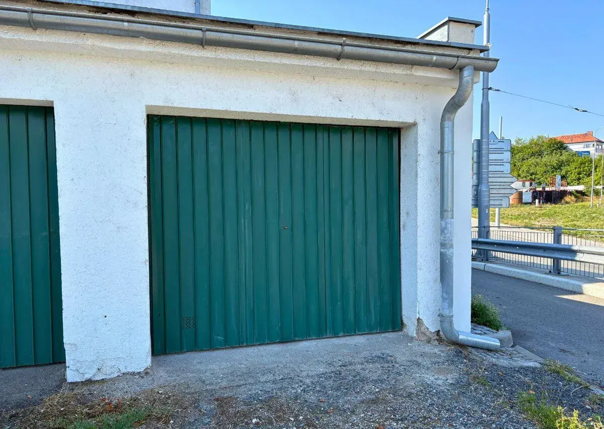 Pronájem garáže 17m², na ulici Provazníkova, Brno - Husovice