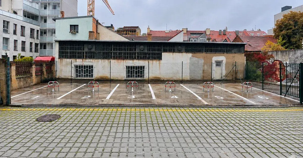 Parkovací stání Praha 4, Michle, Brumlovka