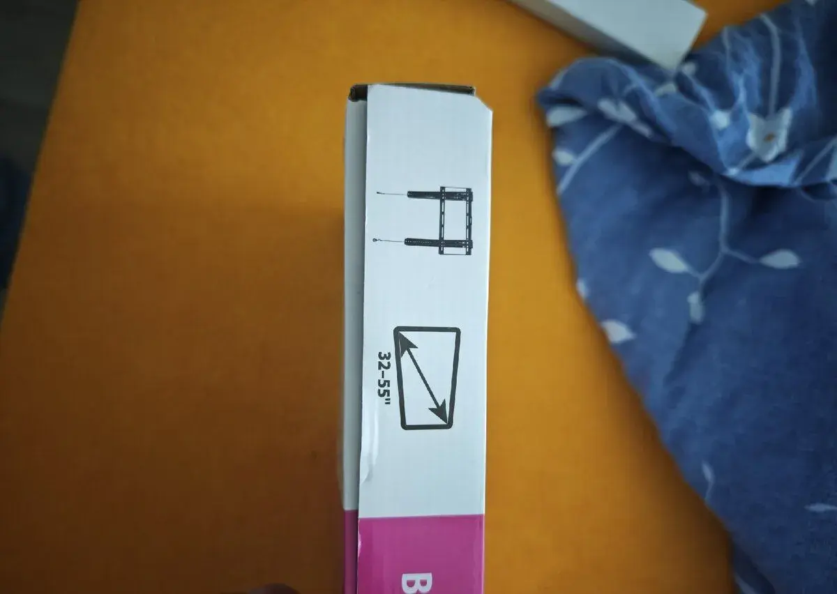Držák na zeď pro televizi