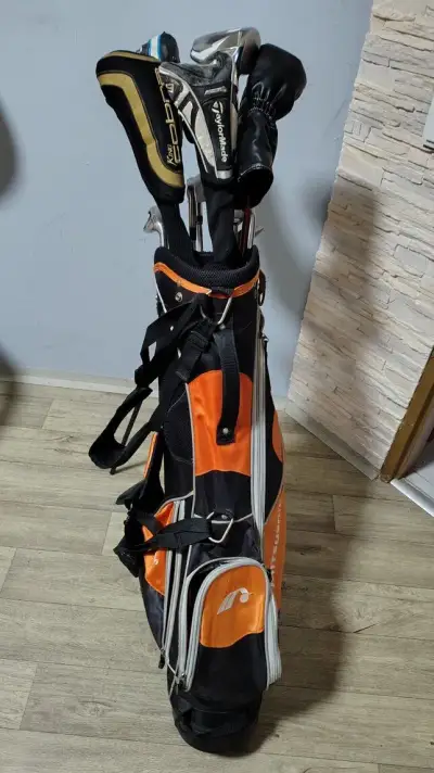 Golfový set s bagem (TaylorMade, Cobra, Mitsushiba
