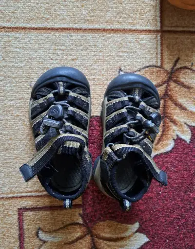 Sandálky Keen vel. 25