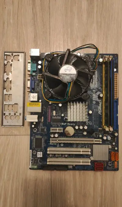 Základní deska Asrock G31M-S + Intel E6600 2.8GHz + 4GB Ram