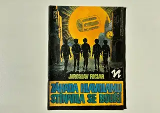 Záhada hlavolamu / Stínadla se bouří, 1990