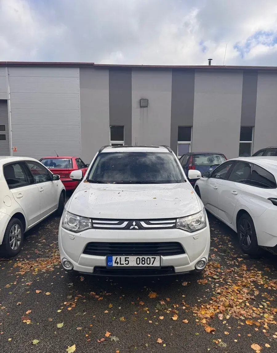 Mitsubishi Outlander – 2013, 196 000 km