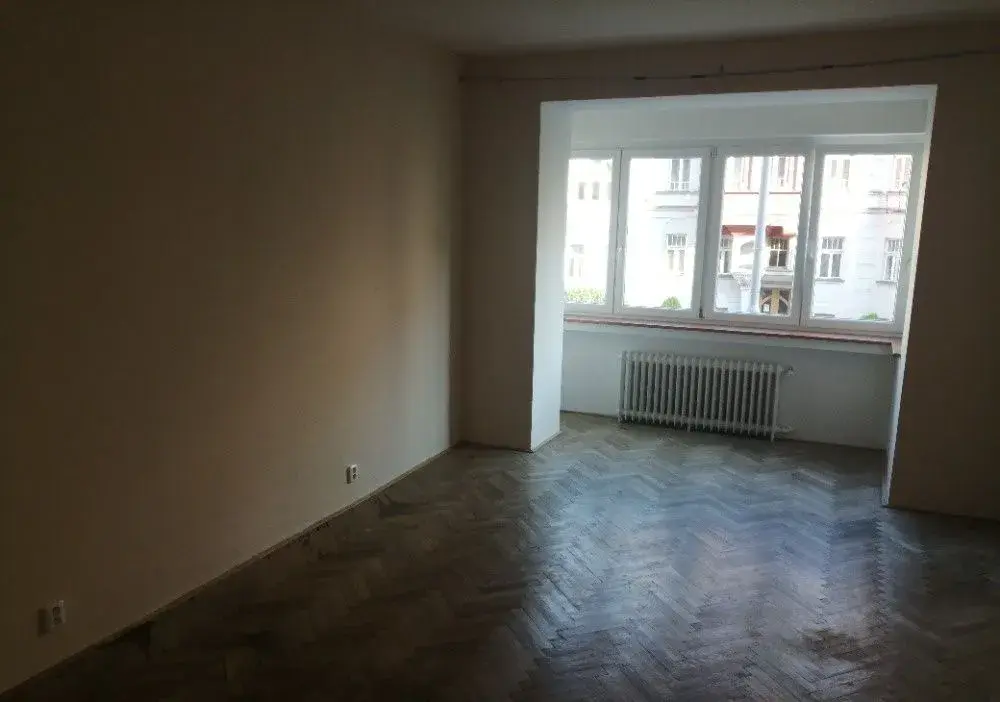 Pronájem 2+1, ulice Merhautova, Černá Pole, 80 m2, balkon, k