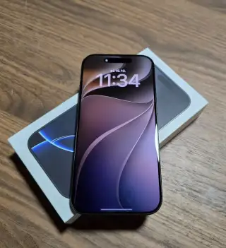 iPhone 16 Pro 128GB – Black Titanium