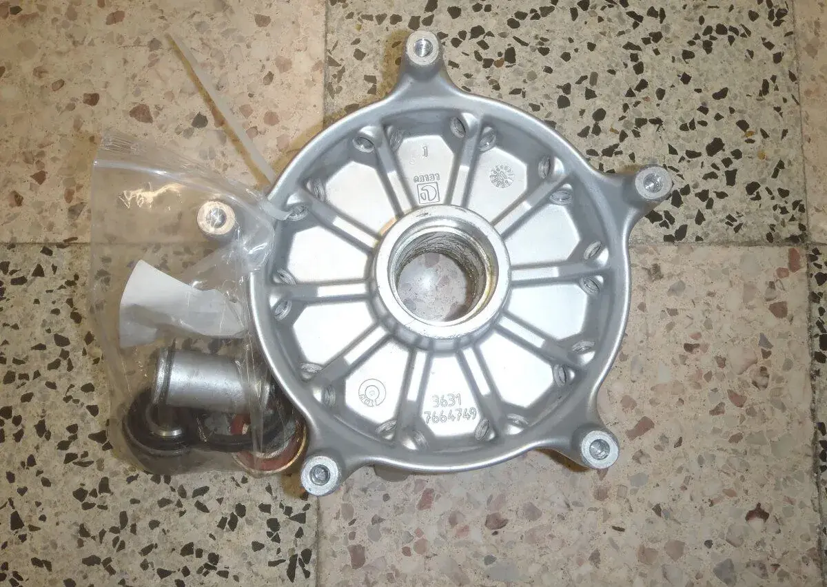 BMW zad. ráfek a středy kol 1100 a 1150