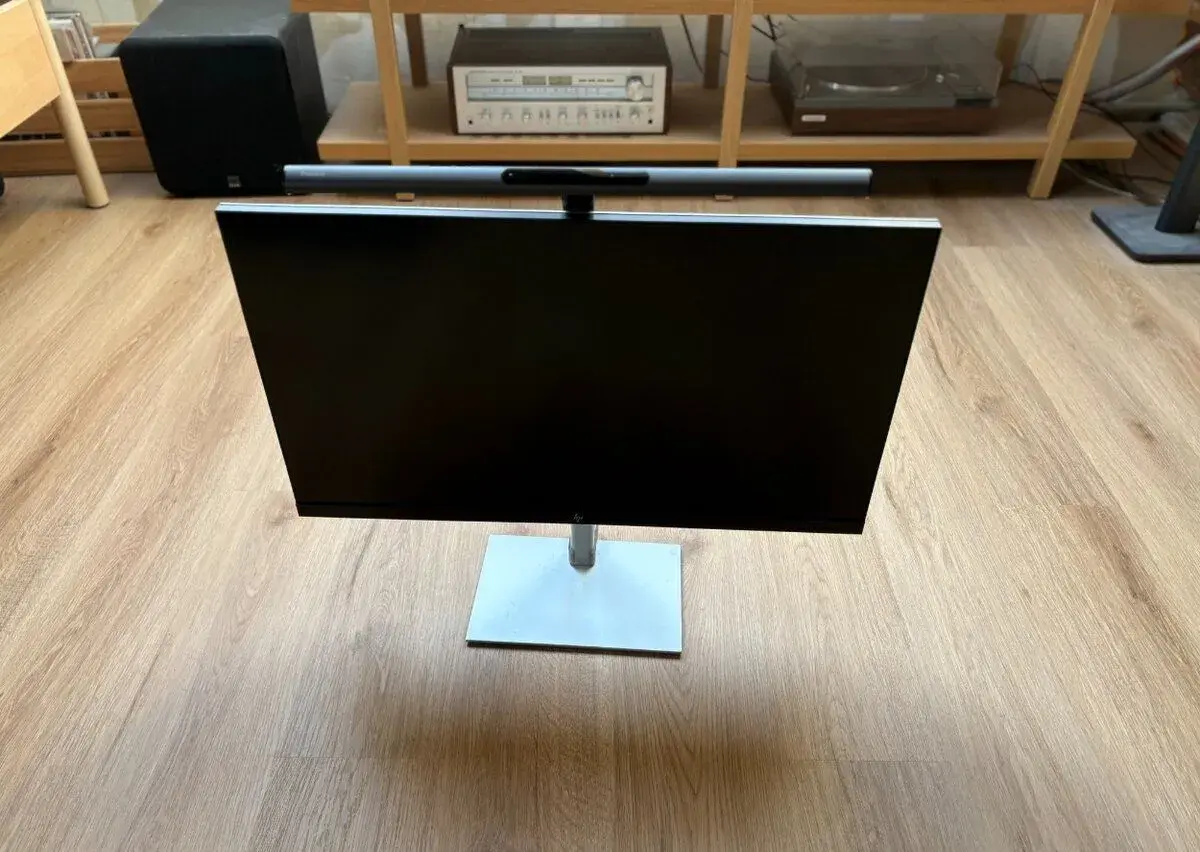 28" HP U28 4K IPS, USB-C 65 W + LED lampa Baseus
