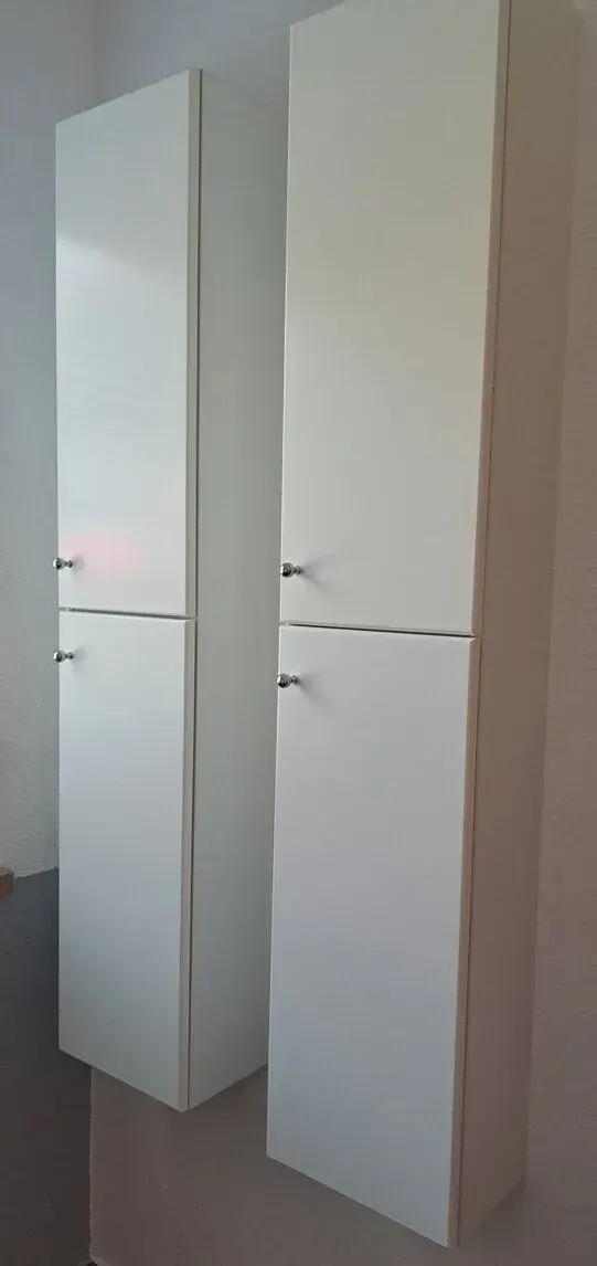 koupelnové skříňky bílé