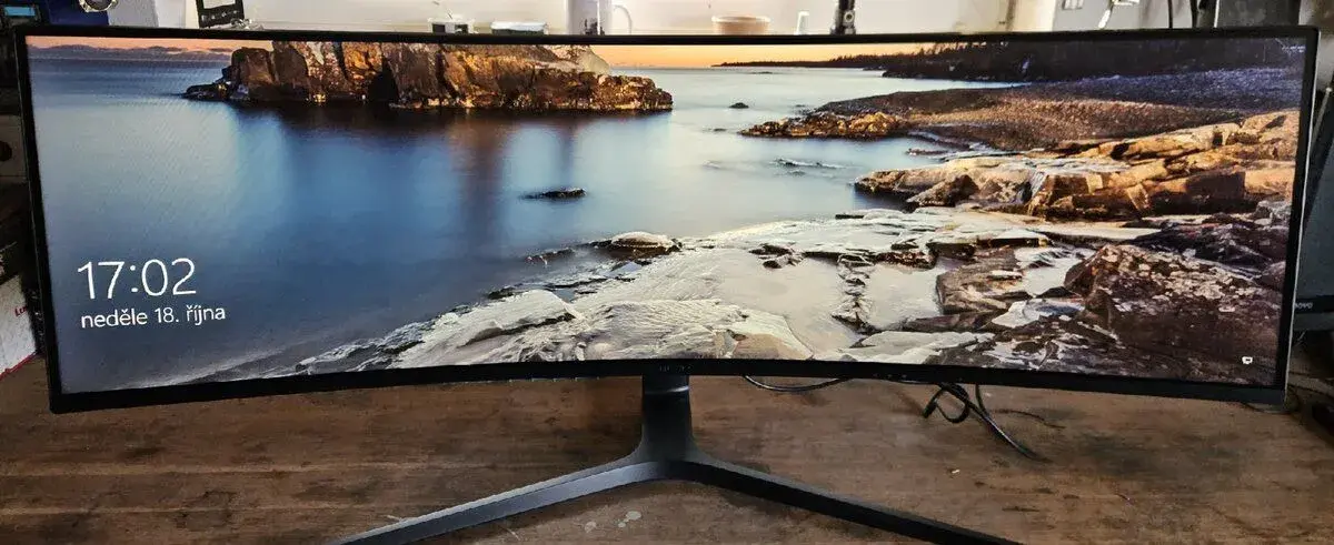 VA Montor Samsung C49J890DKU
