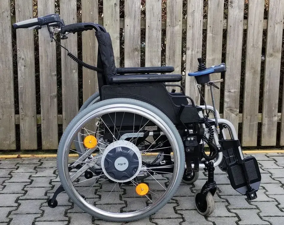 Invalidní vozík, s pohonem Alber e-fix 25