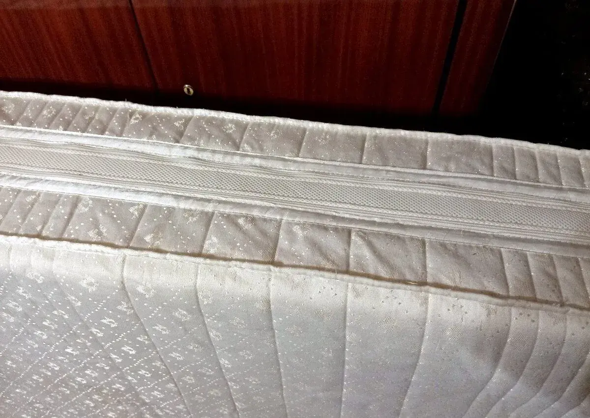 nepoužívaná matrace 90x200 x 26 cm