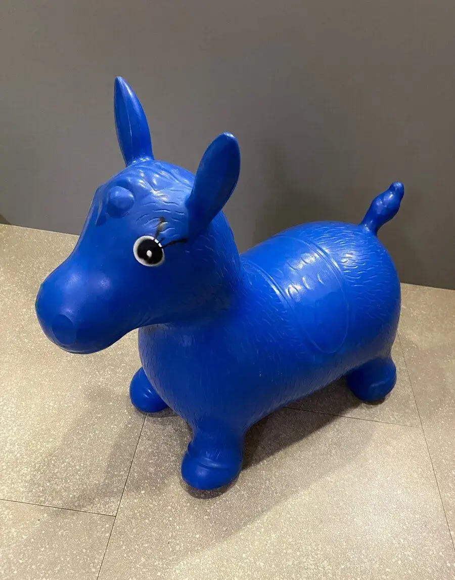 Zvířátko na skákání a hopsání.