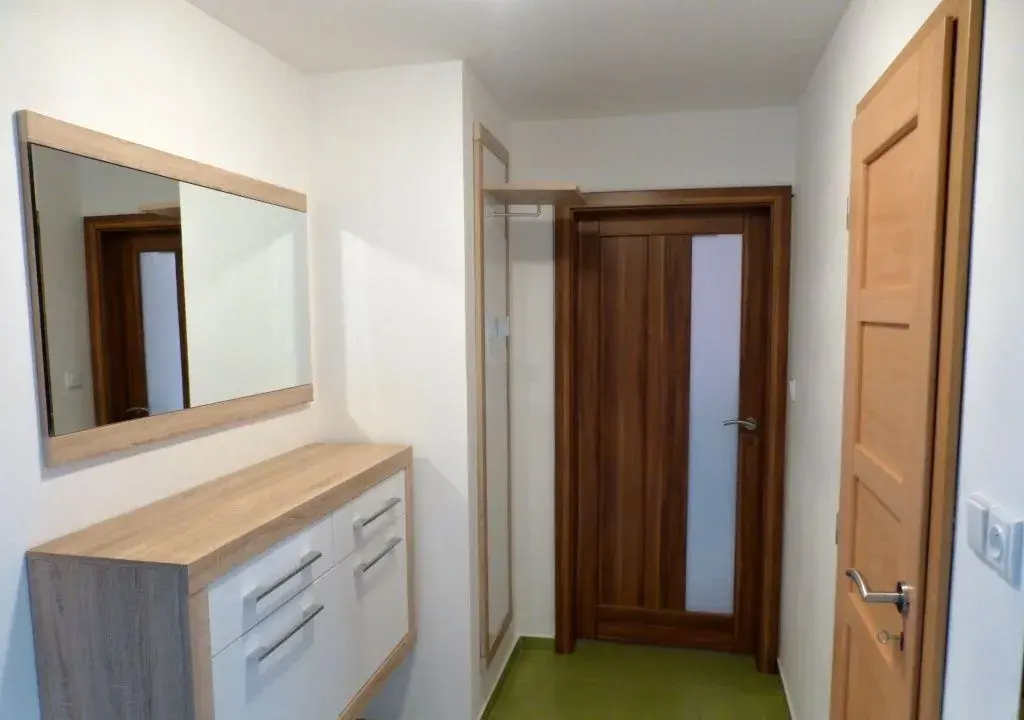 Pronájem bytu 2+1 65m2 neprůchozí pokoje
