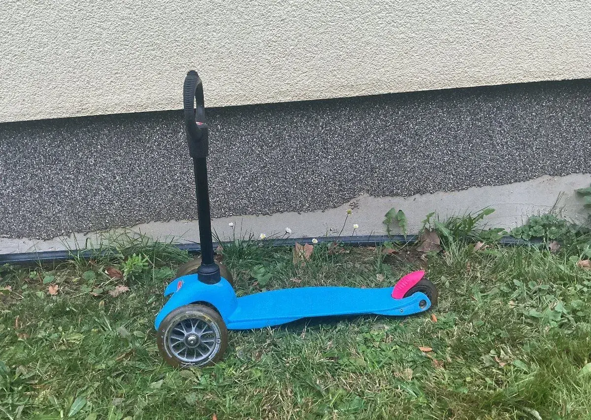 Dětská koloběžka se sundavacím sedátkem