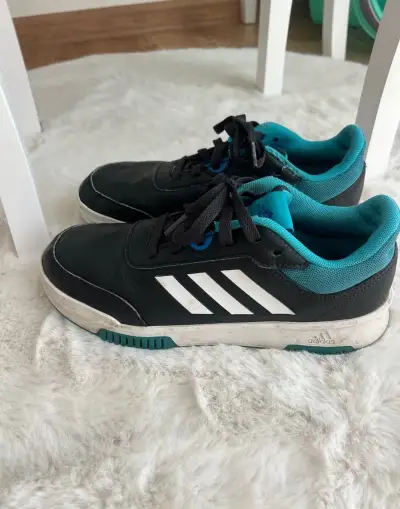 ADIDAS TENISKY VEL.37,5