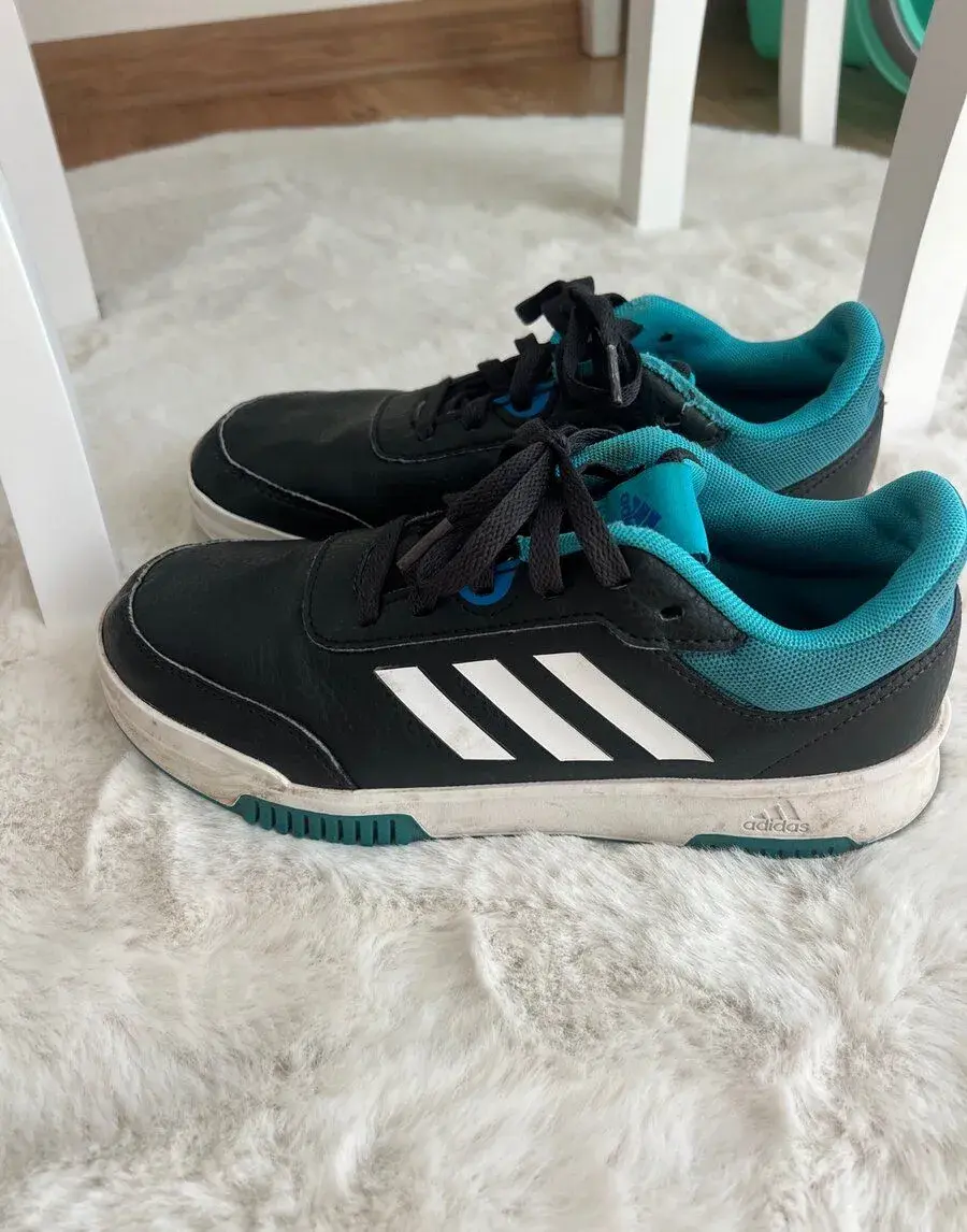 ADIDAS TENISKY VEL.37,5
