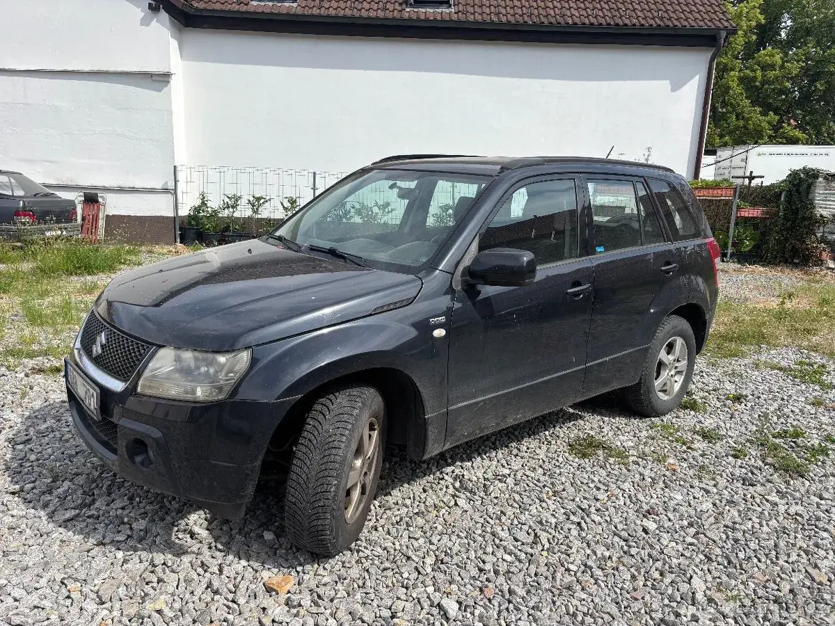 Suzuki grand