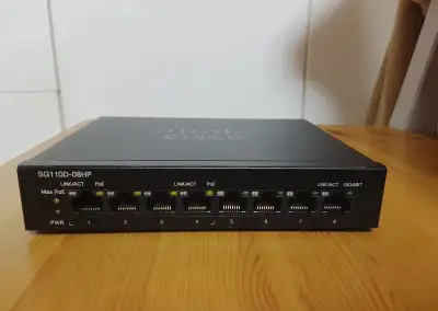 8. Switch Cisco SG110D-08HP-EU, 8 portů, PoE