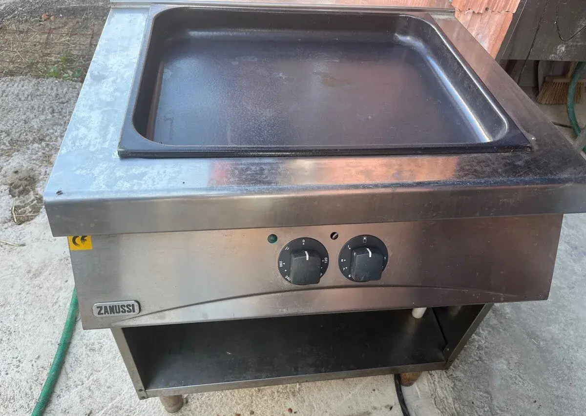 Profesionální gastro sporák Zanussi + elektrická pánev