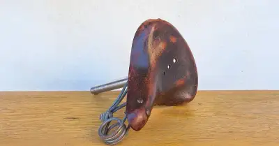 Retro kožené sedlo