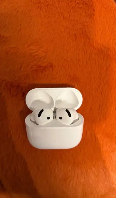 Airpods 4 ANC