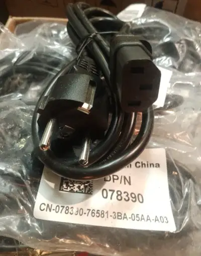 Napájecí kabel 220 1.8m 30ks
