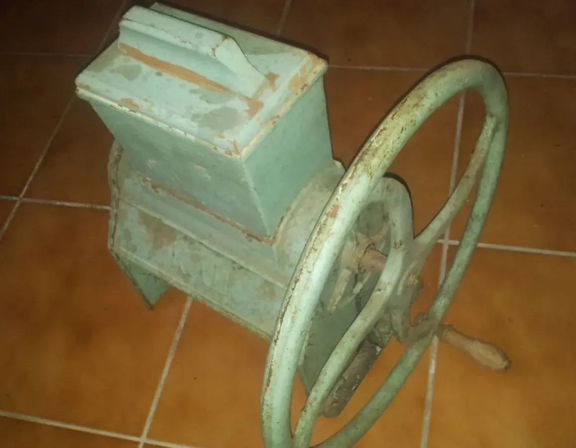 Mlýnek na strouhanku - velký zn. KAD