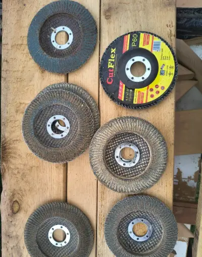 Zirkoniové lamelové brusné kotouče 115 mm P60 – 10 Kč/ks