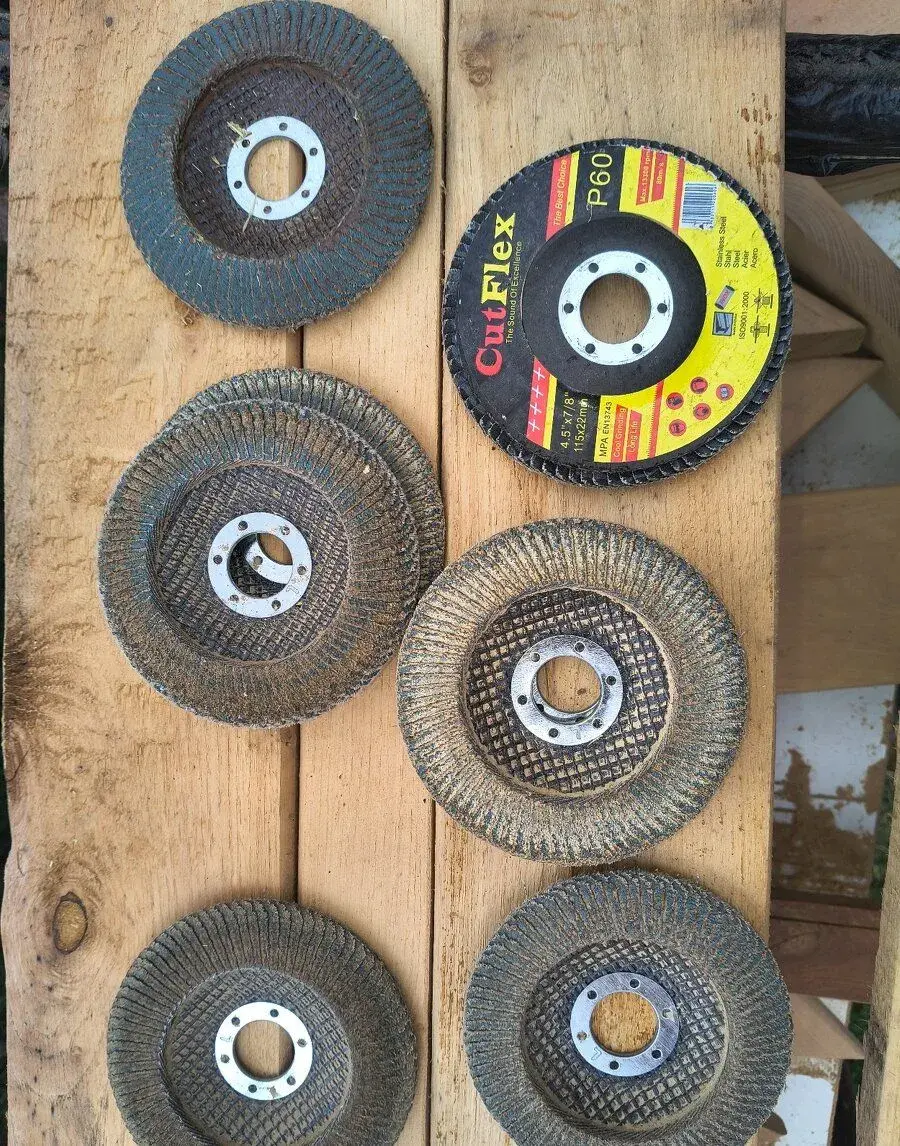 Zirkoniové lamelové brusné kotouče 115 mm P60 – 10 Kč/ks