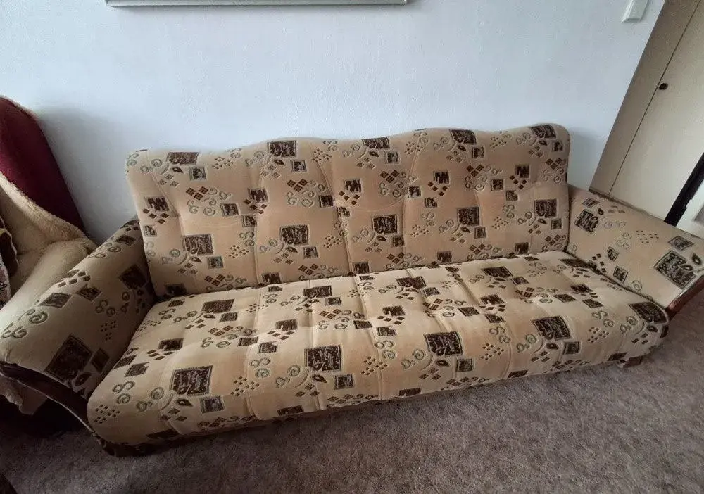 Rozkládací gauč a křesla