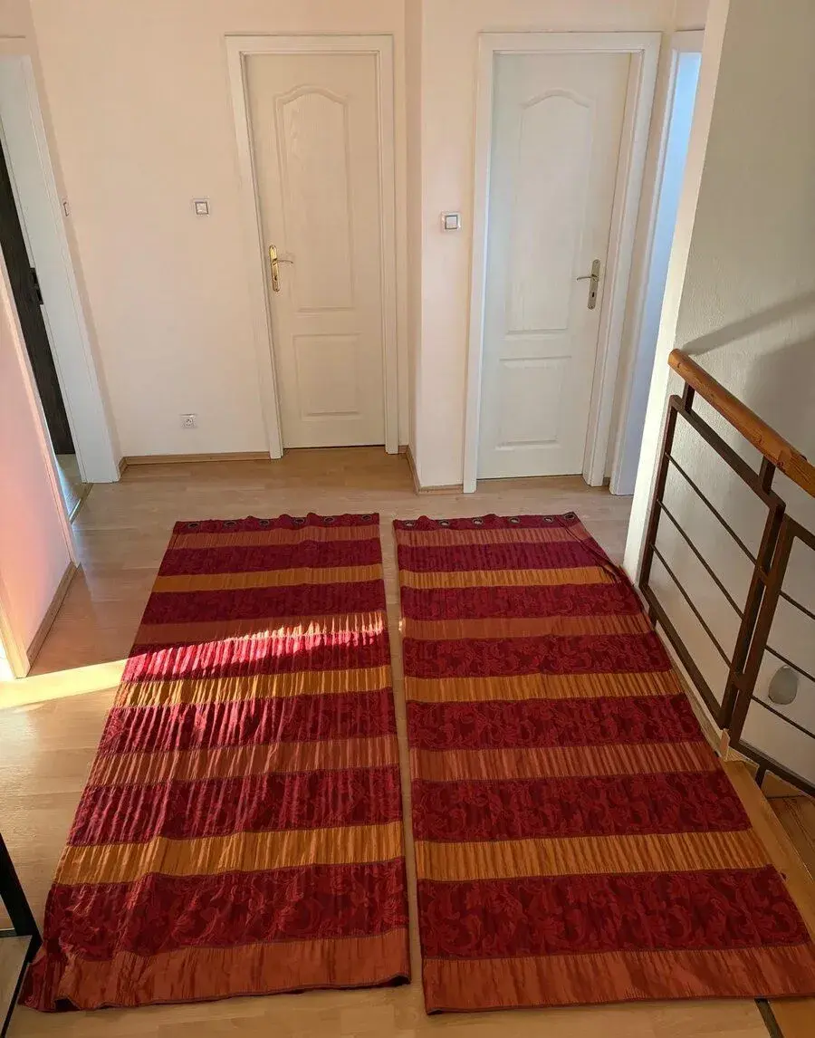 Zatemňovací závěsy na míru 2ks 247x200 cm s oky, červené / o