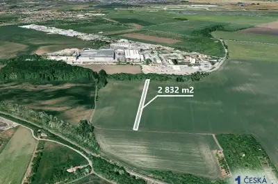 Pole 2 832 m²