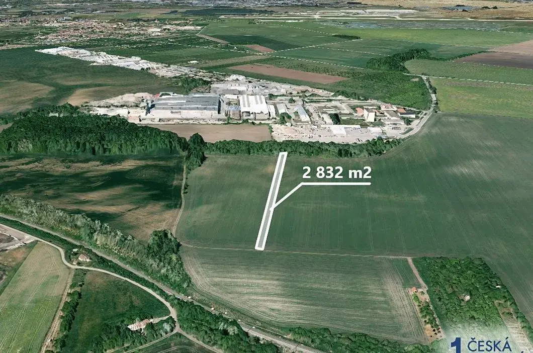 Pole 2 832 m²