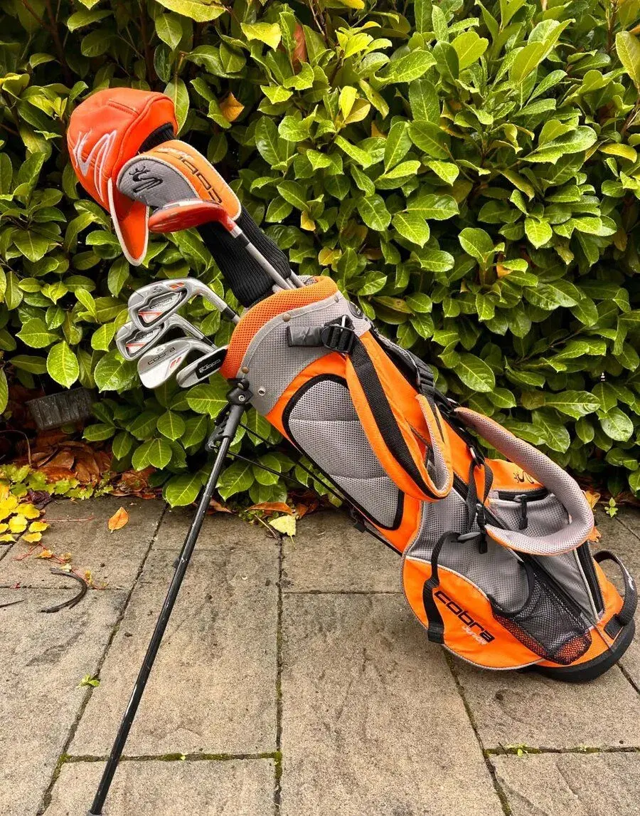 Značkový a stylový dětský golfový set COBRA