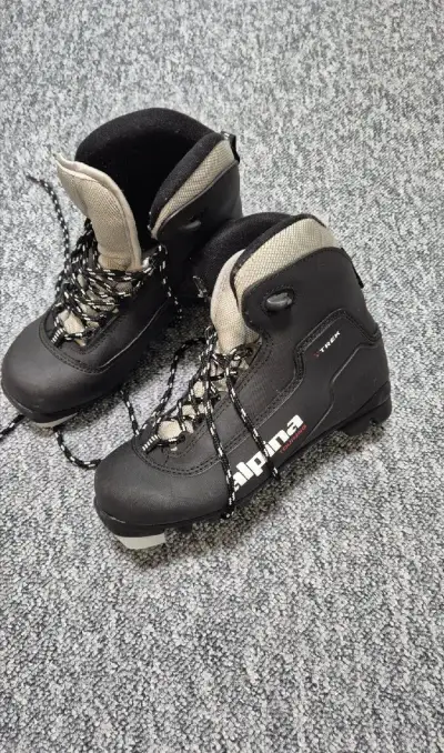 Juniorské běžkařské boty ALPINA Touring vel 36 NNN
