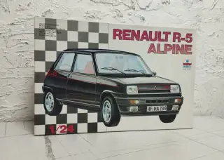 Renault R-5 Alpine 1:24 Esci Model Plastic Kit