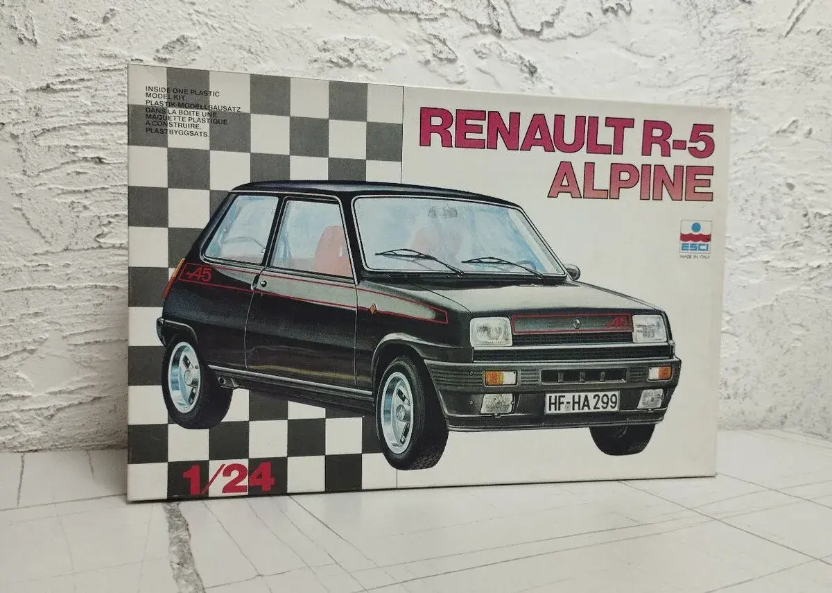 Renault R-5 Alpine 1:24 Esci Model Plastic Kit