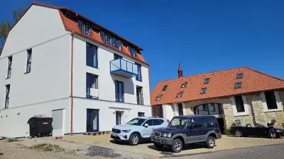 Pronájem 1kk (35m2) + 4kk (77m2) - TŘEBENICE u Lovosic