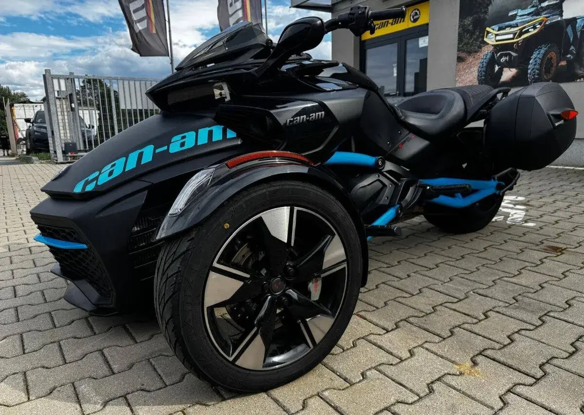 CAN-AM Spyder F3-S