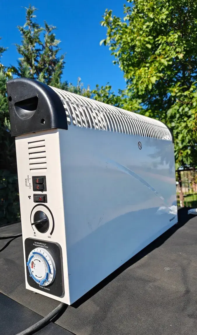 Konvektor s časovačem, přímotop-výkon750,1350 a 2000W