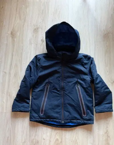 dětskou zimní bundu H&M – vel. 134 (8–9 let) – s kapucí