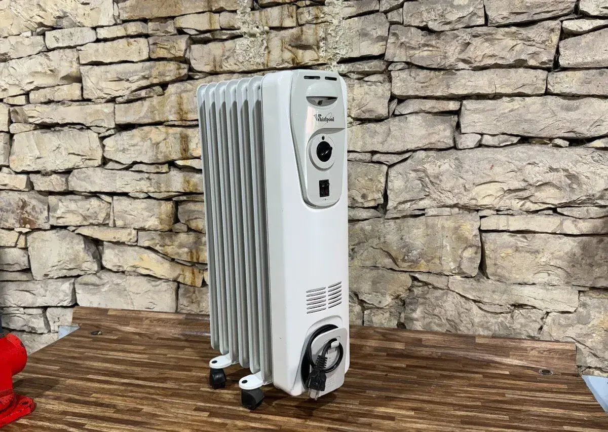 Whirlpool AMB 767 – olejový radiátor 1500 W