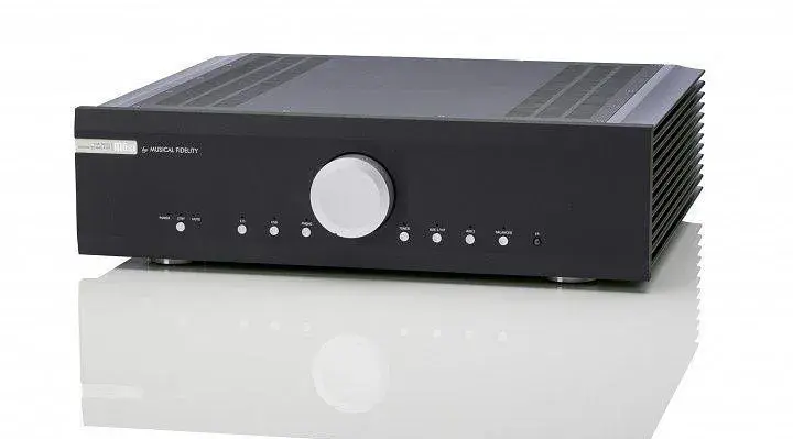 Anglický integrovaný zesilovač MUSICAL FIDELITY M6si, NOVÝ