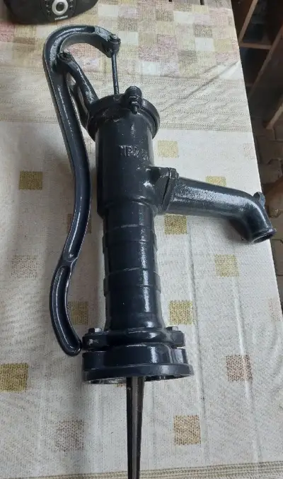 Ruční pumpa na vodu